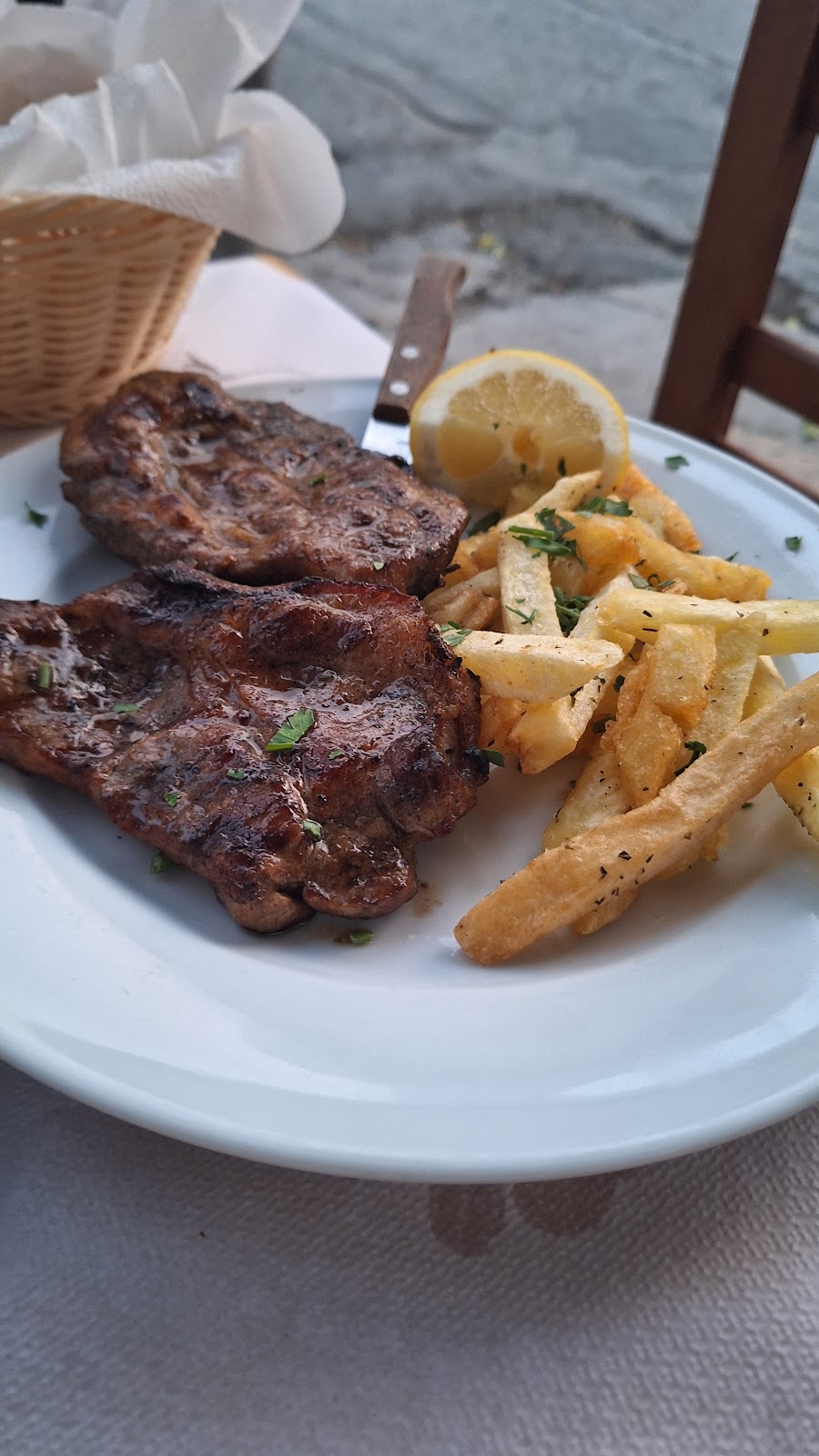 Μπριζόλα με πατάτες