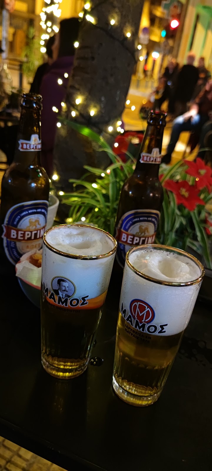 Μπύρες στο τραπέζι