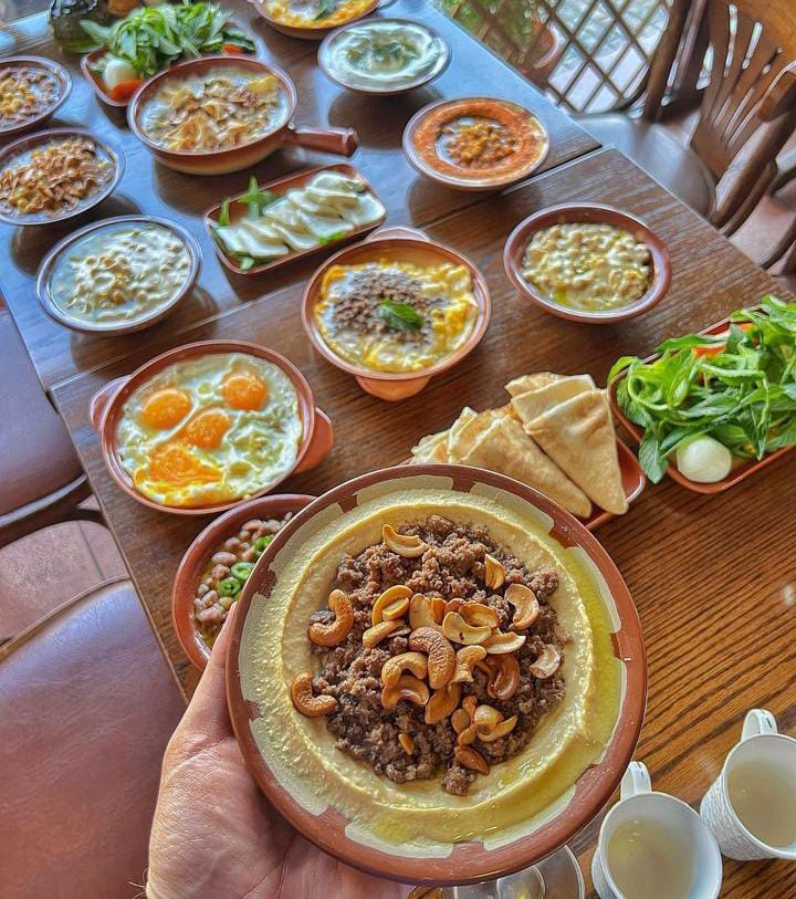 Abou Abdallah breakfast table