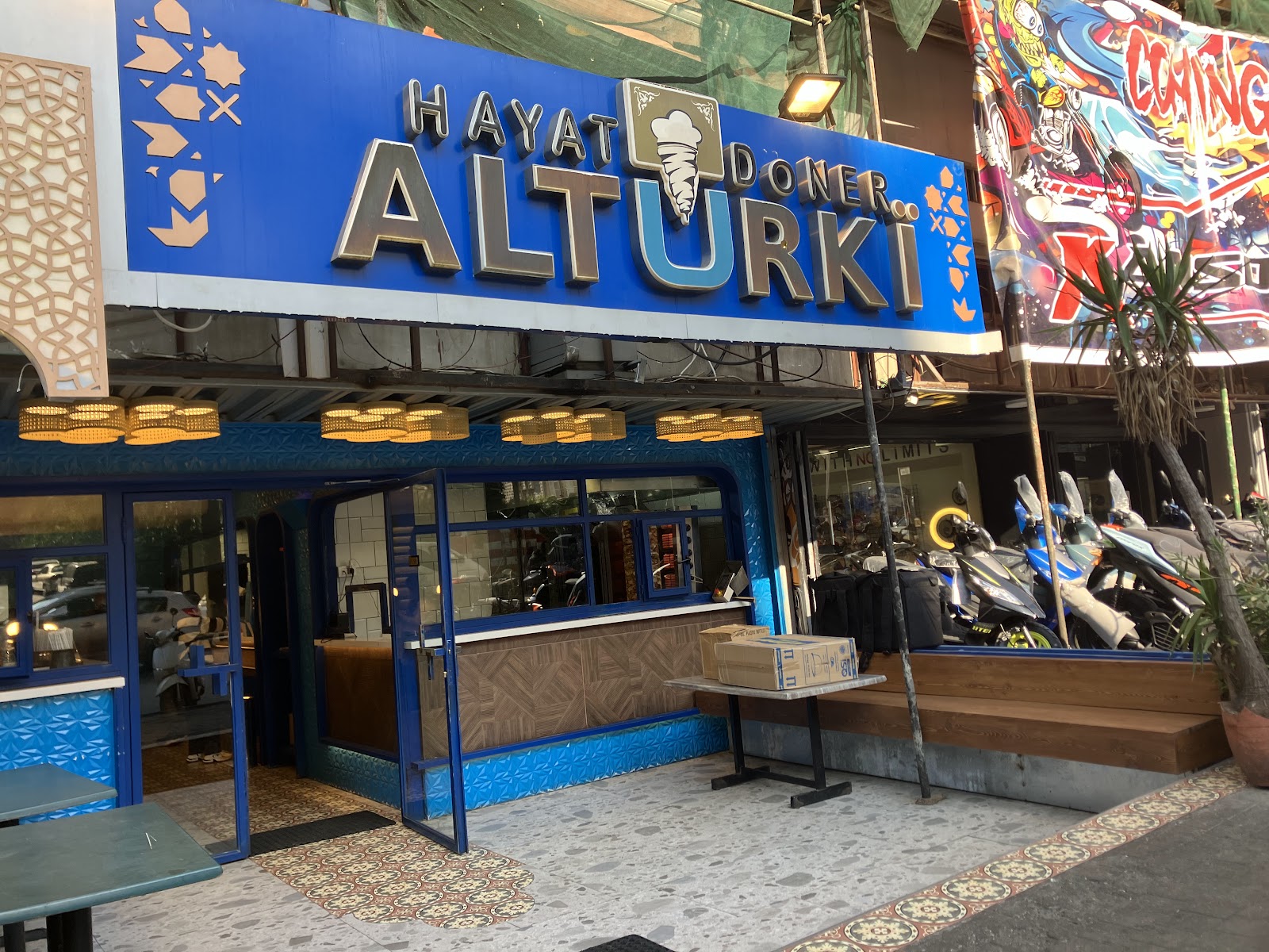 Hayat Doner Alturki storefront