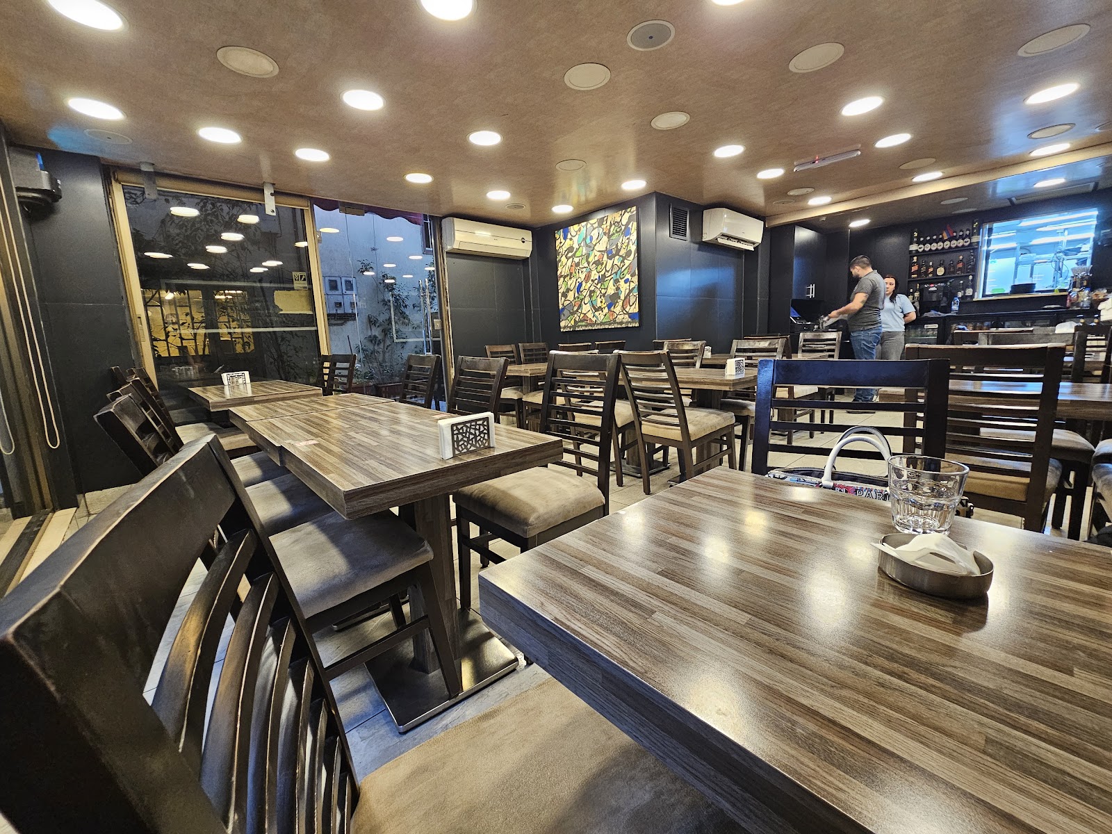 Resto Ghazar interior