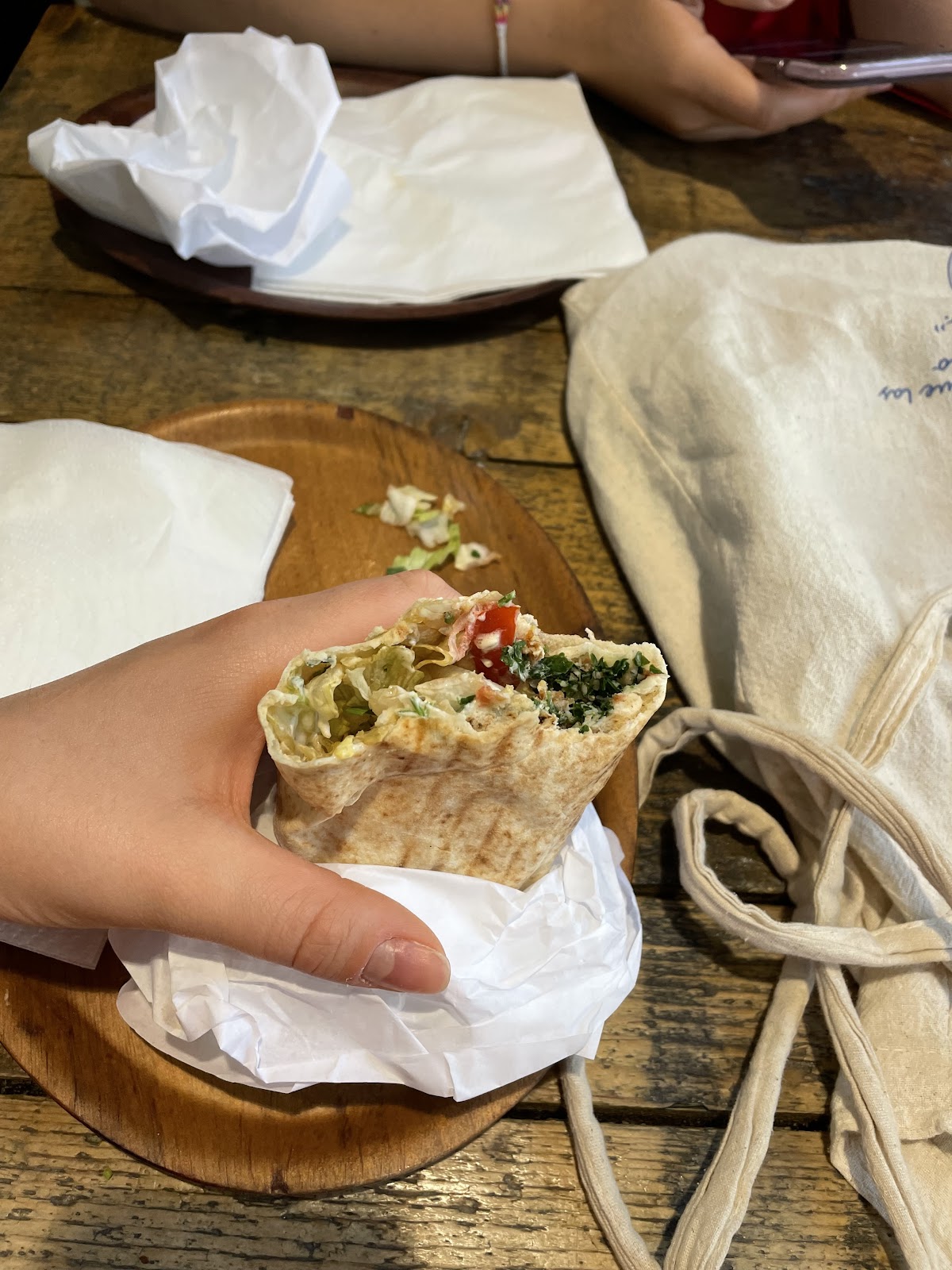Falafel-Wrap zum Mitnehmen