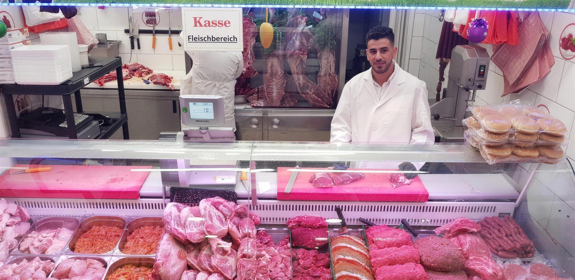 Fleischerei Ali Lobany — an der Theke