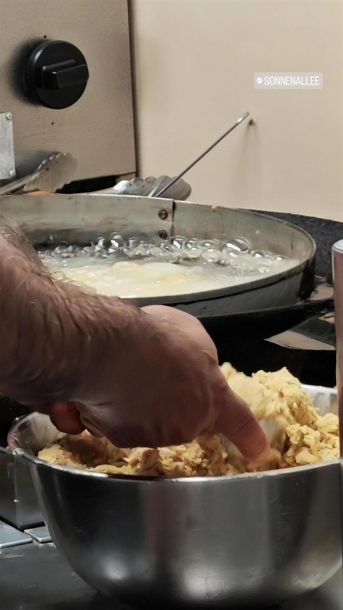 Falafel frisch im Öl