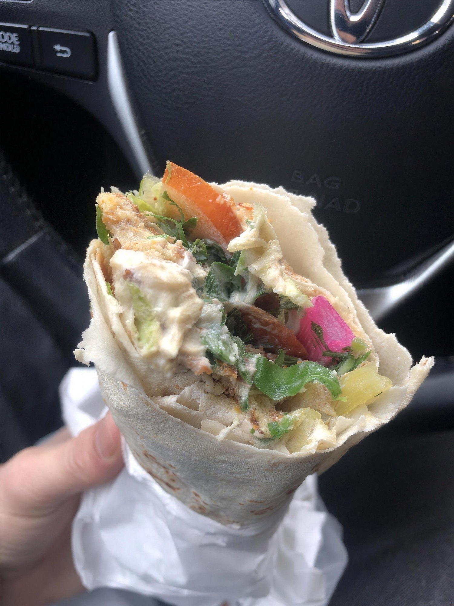 Frisch gewickelter Falafel-Wrap