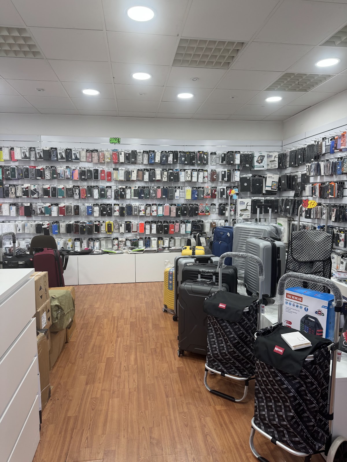 Zubehör und Koffer im Handyshop Sami