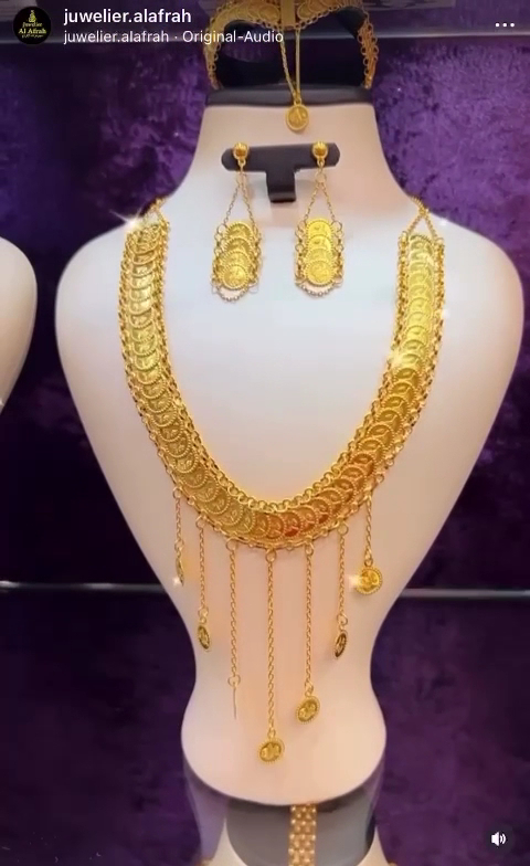 Goldmünzen-Collier mit Ohrringen bei Juwelier Al Afrah