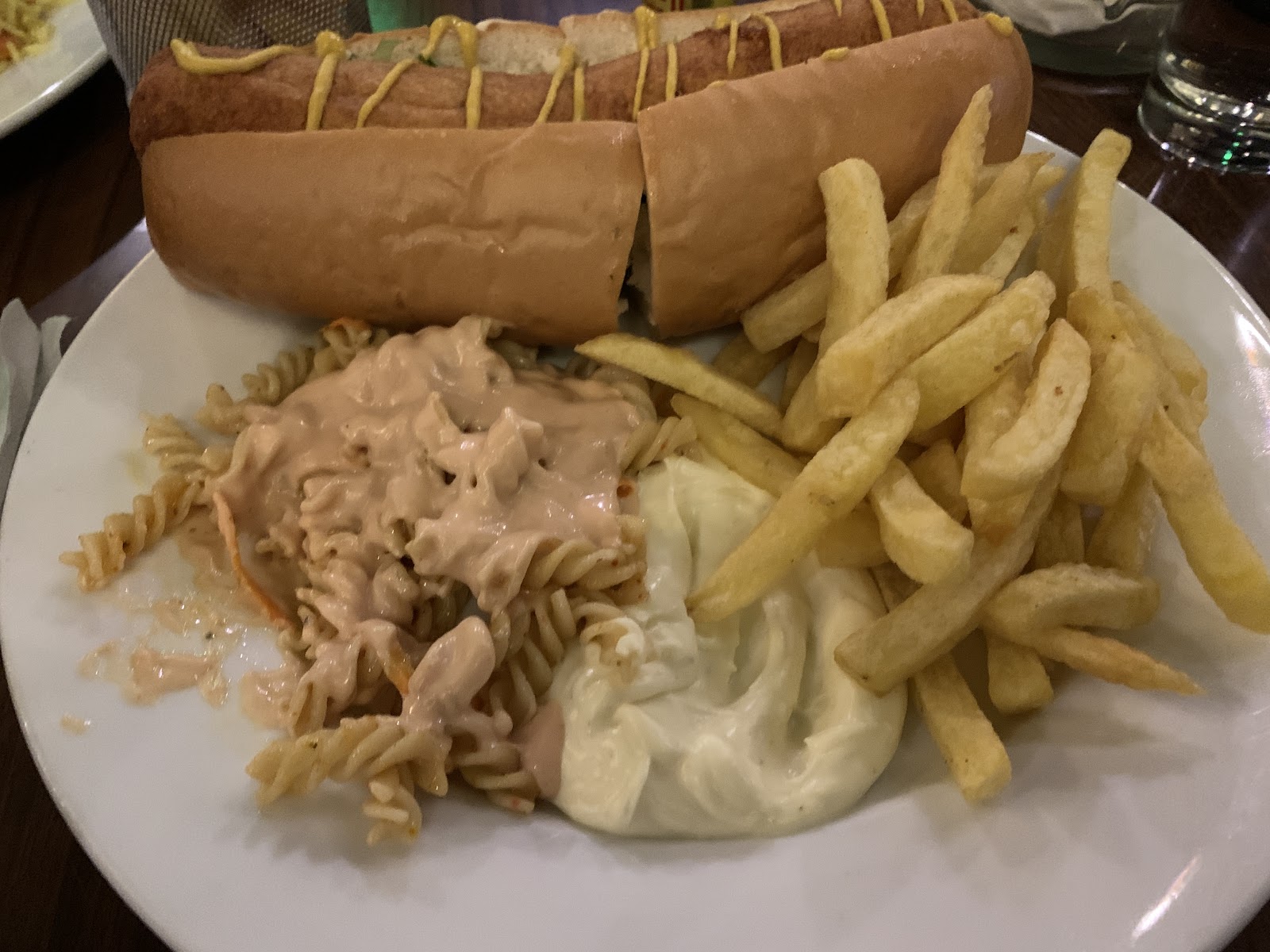 طبق مع باستا