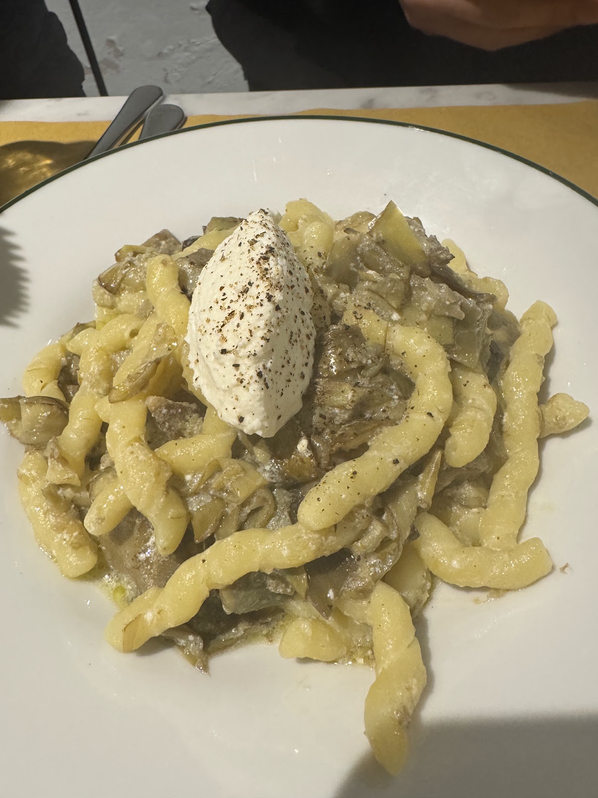 Busiate con carciofi e ricotta
