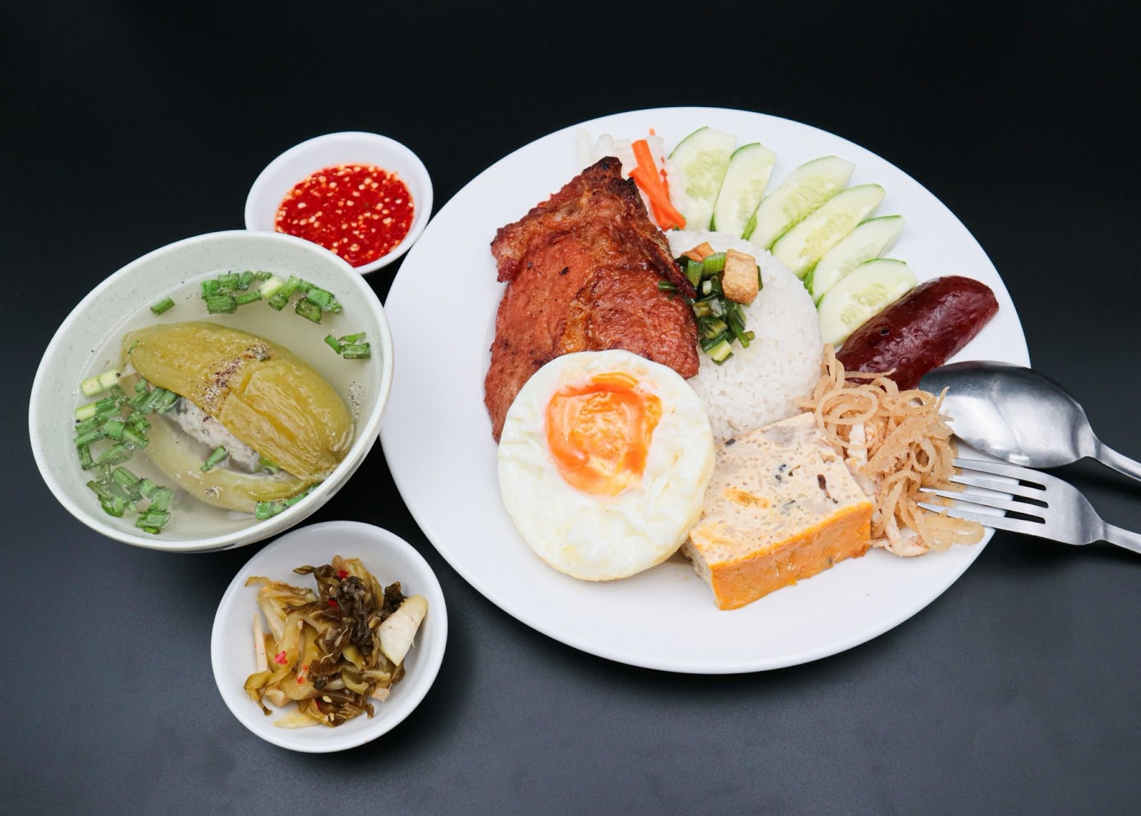 Mâm cơm Com Sai Gon