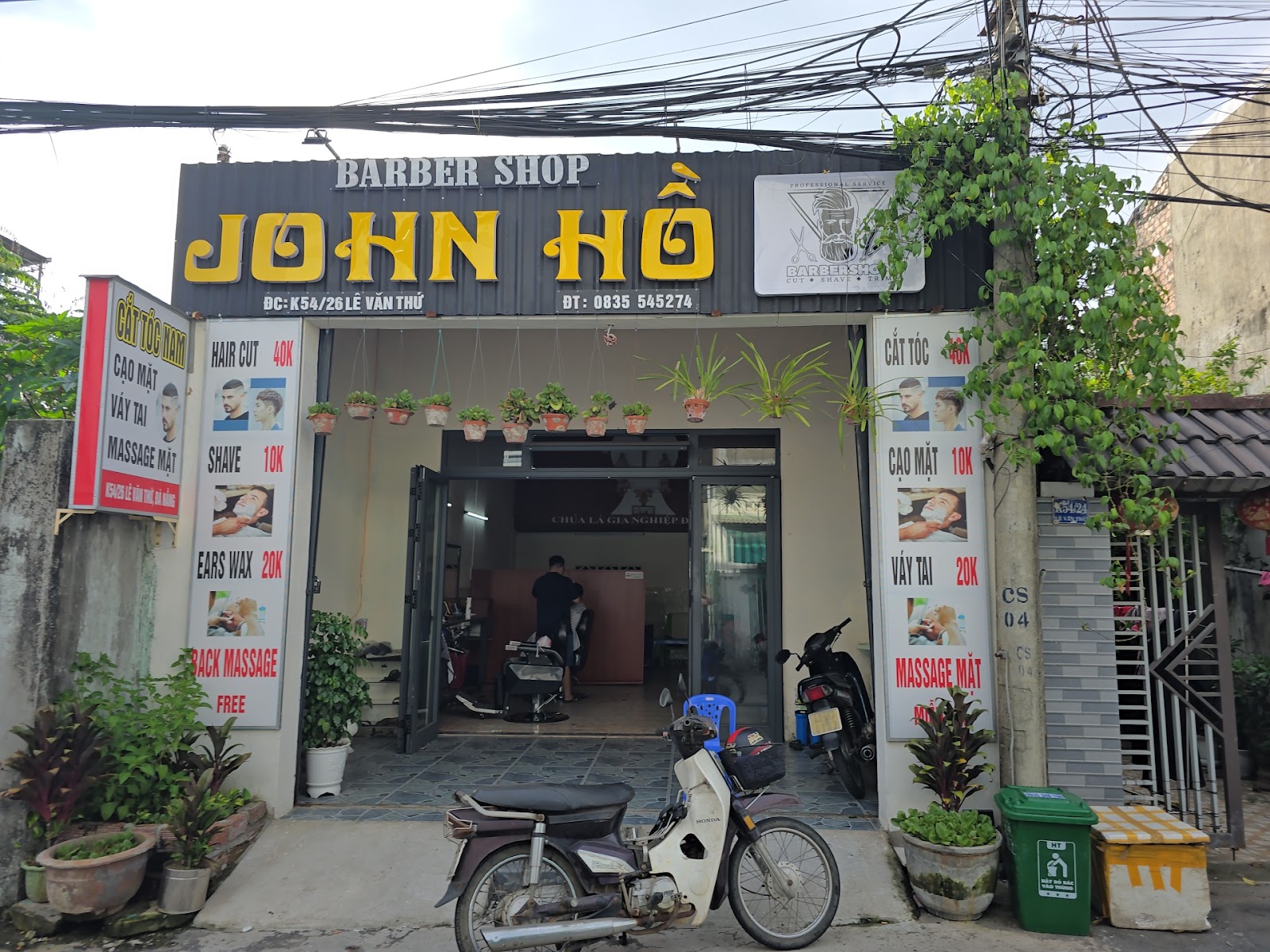 Tiệm John Hồ