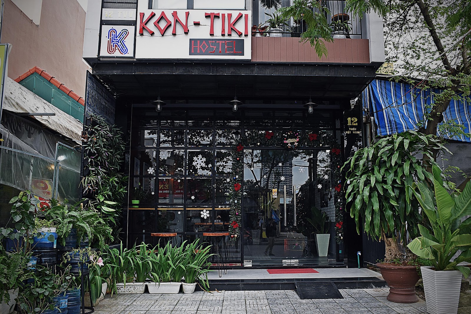 Kon-Tiki Hostel entrance