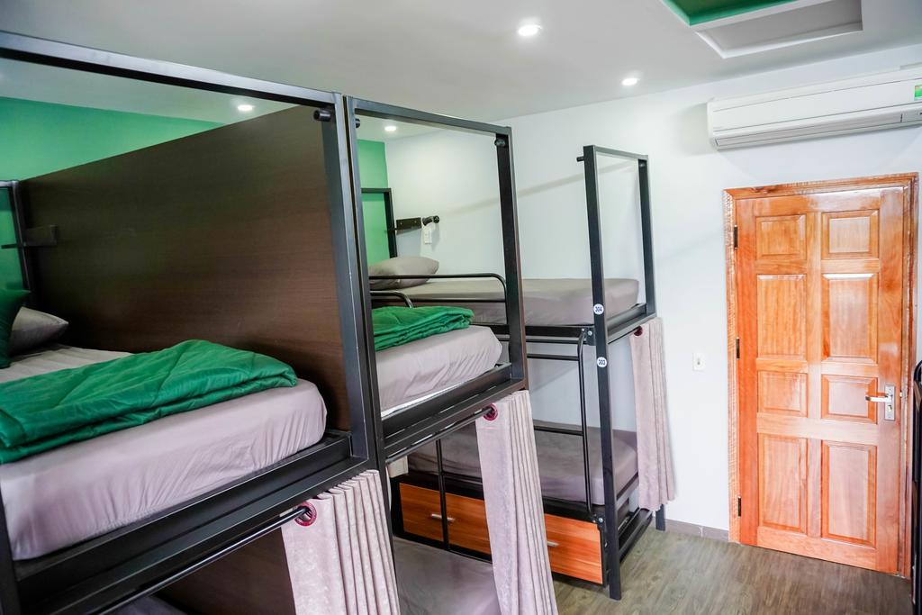 Capsule bunks