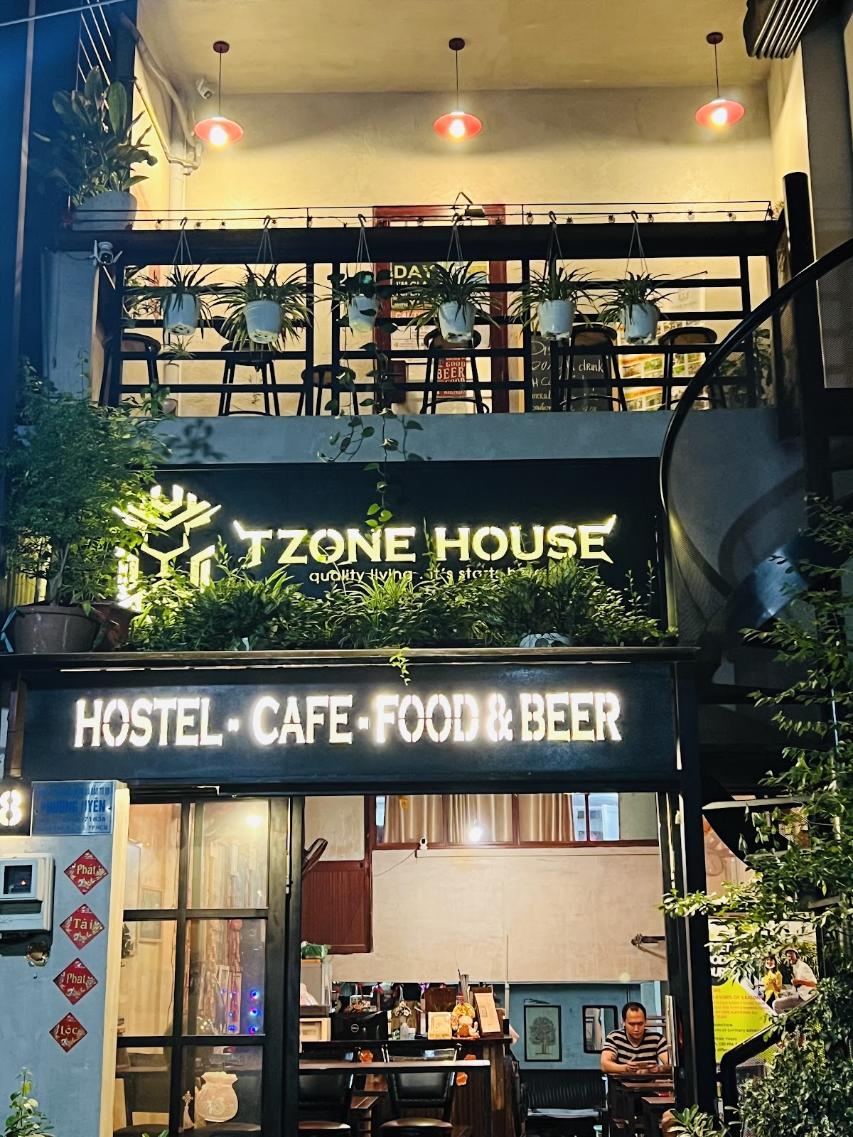 T Zone House facade